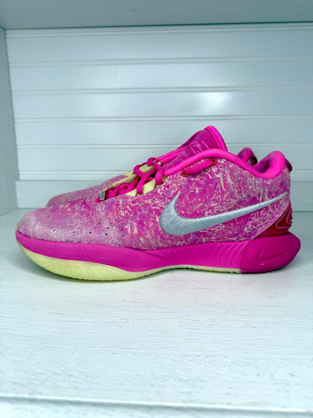 Nike LeBron 21 The World Is Your Oyster HF0721-900 Men’s Size 11 Pink Suede